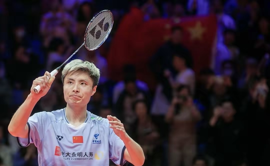Doinb迎来五赛季出色发挥，独行侠观众热烈欢呼！