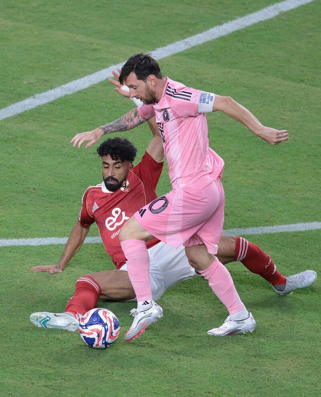 九游娱乐- 梅西对塞维利亚帽子戏法 